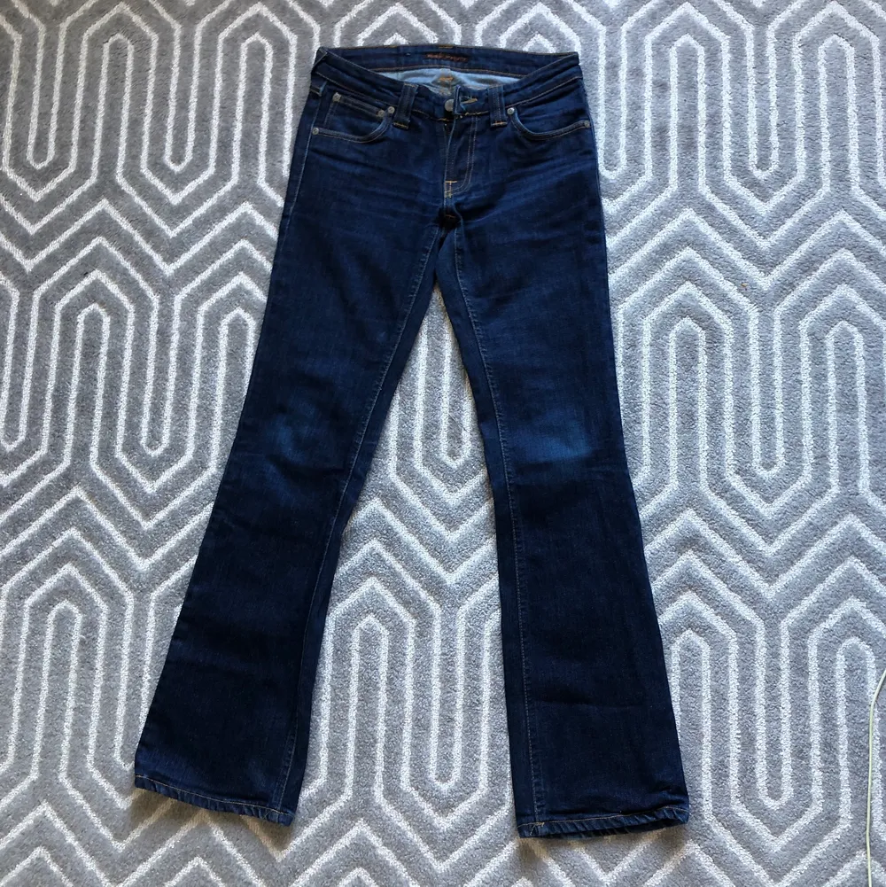 Lågmidjade jeans från Nudie i storlek W27L32. Jättebra skick. Köparen står för frakt💕. Jeans & Byxor.