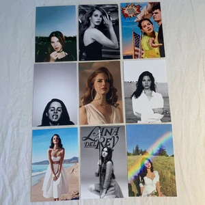 Lana del Ray - Lana del ray foton som är 15x10 cm stora. Fotona är styva glansiga och alltså inget vanligt papper. 10kr st✨