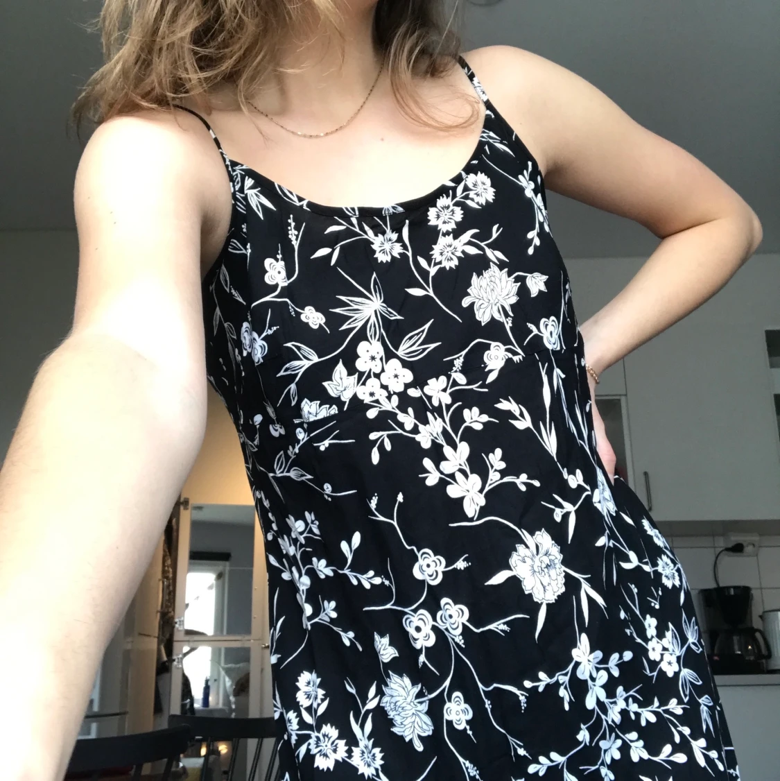 Blommig midiklänning - 90