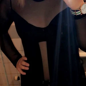 Body  - En body som nästintill är genomskinlig, använd fåtal gånger och är som ny, säljer då den inte passar längre. 75kr + 24kr frakt 