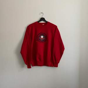 Vintage ”St Andrews sold Course” sweatshirt i mycket bra skick, sitter ungefär som en M