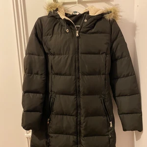 Ralph Lauren Jacka, size S - En Ralph Lauren jacka som jag använt en vinter. Inga hål eller andra konstigheter, nästan ny.