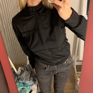 Carhartt - Track suit tröja från carhartt. Bra skick. Nypris ca 600