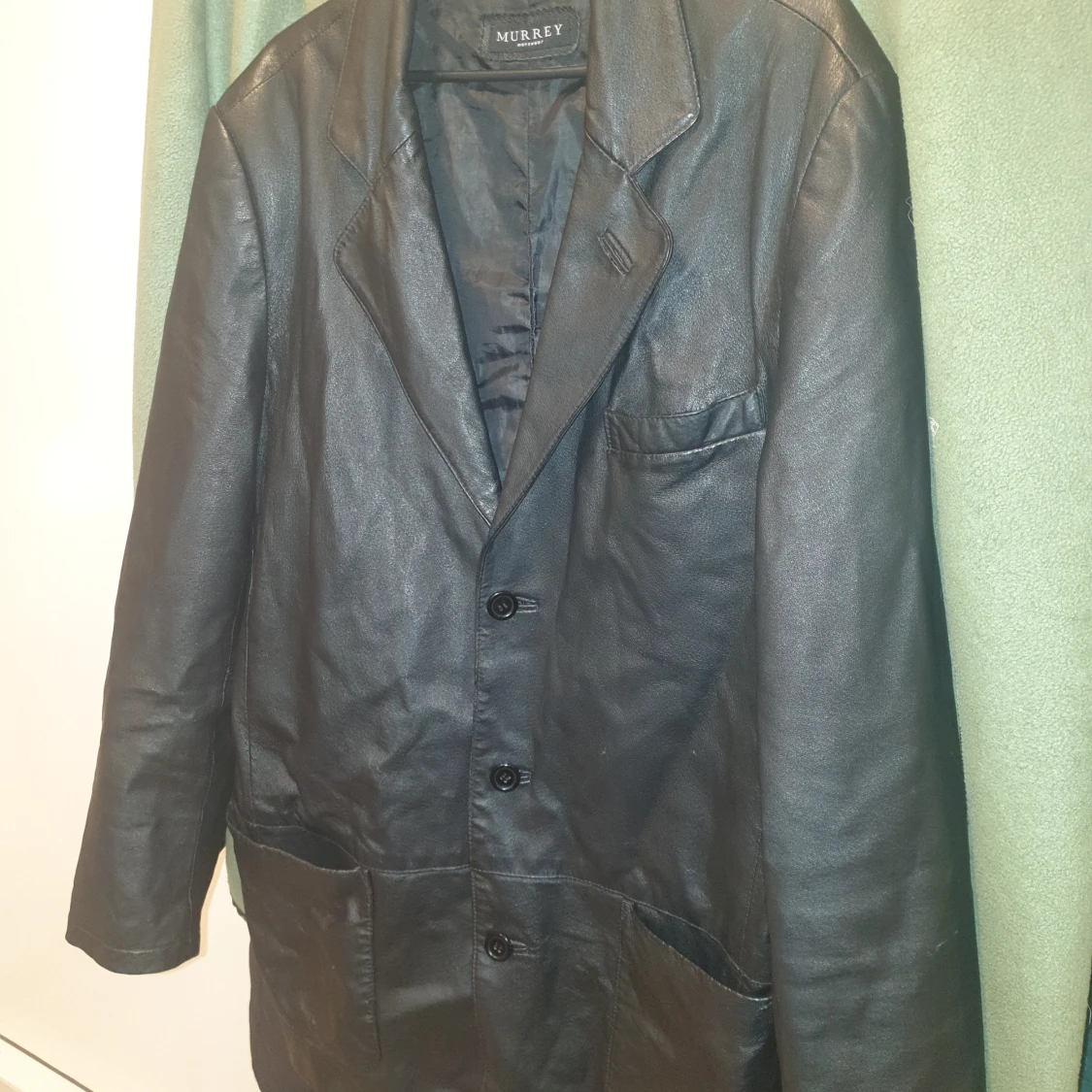 Skinnjacka   (murrey)  svart    stl: 48