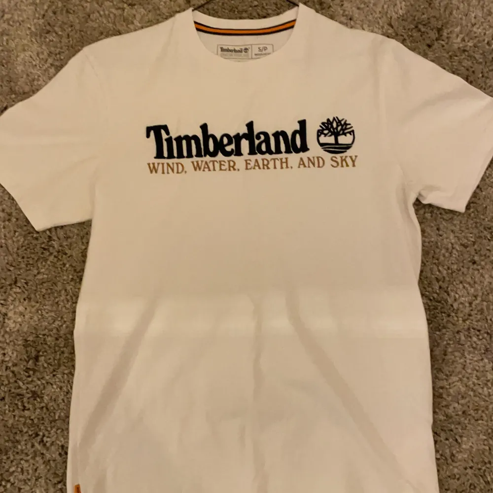 Bra skick, Timberland . T-shirts.