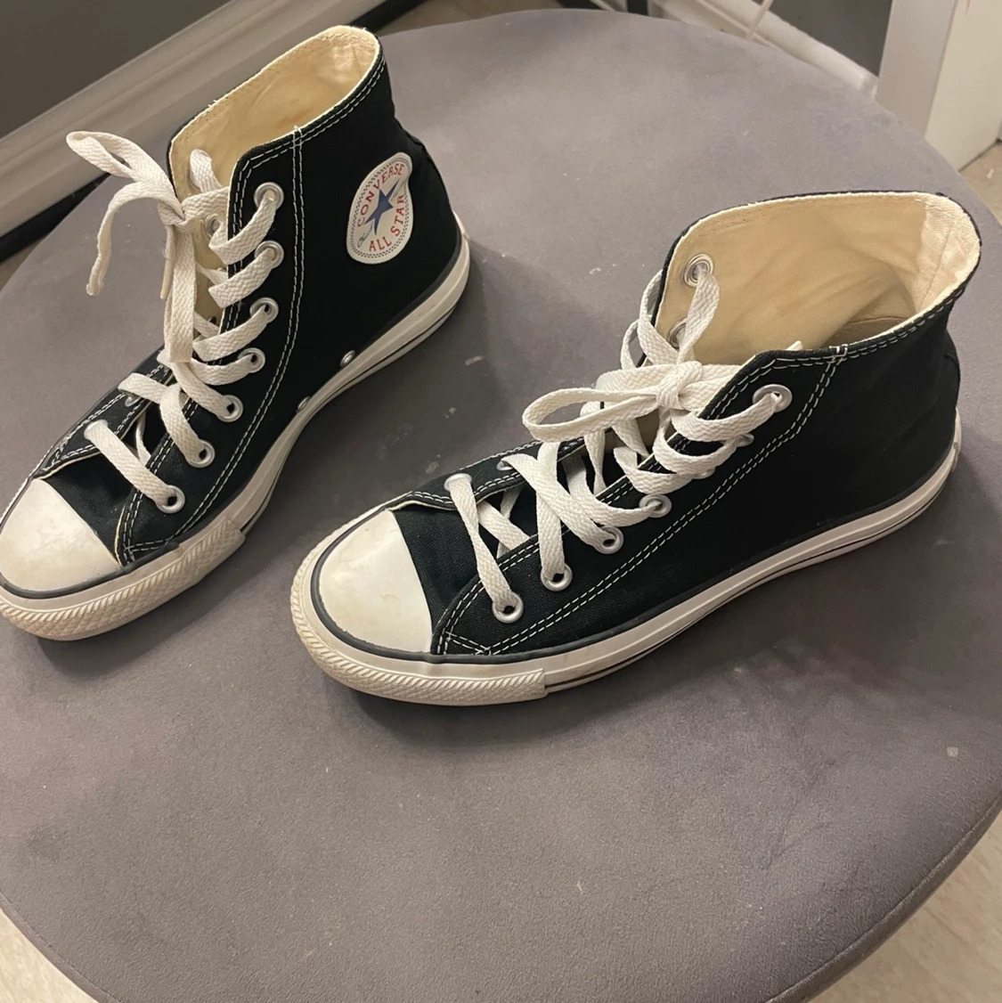 Svarta höga converse  - 90