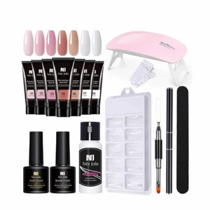 Helt nytt oöppnat nagelkit - Helt oöppnat nagelkit, där man får alla grejer som är med på första bilden. Säljer då jag råkade köpa två. Nypris 599kr säljer för 300kr inklusive frakt. Sissta bilden mina naglar jag själv gjort med hjälp av nagelkitet