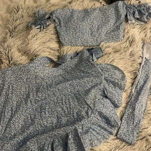 Klänning  - Säljer ett sett från SHEIN, oanvänd storlek S