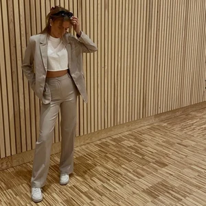 Kostymbyxor bikbok - Endast prövade. Säljer pga för små för mig. (Lånade bilder)