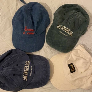 vintage kespar - snygga vintage kepsar i olika färger, köparen står för frakt💚