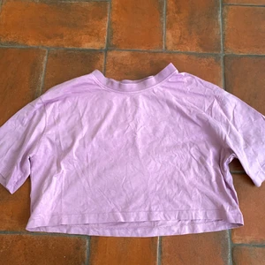 Rosa magtröja - Rosa/lila magtröja från Zara. Finns inte längre i butik. 