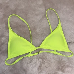 Bikiniöverdel - Överdel från shein. Aldrig använd. Liten kupa, rekommenderas för en med liten byst. 