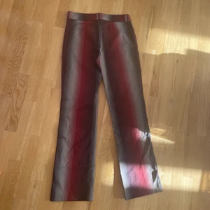 byxor - coola byxor strl m/40, raka i modellen, stretchigt material! jättefint skick