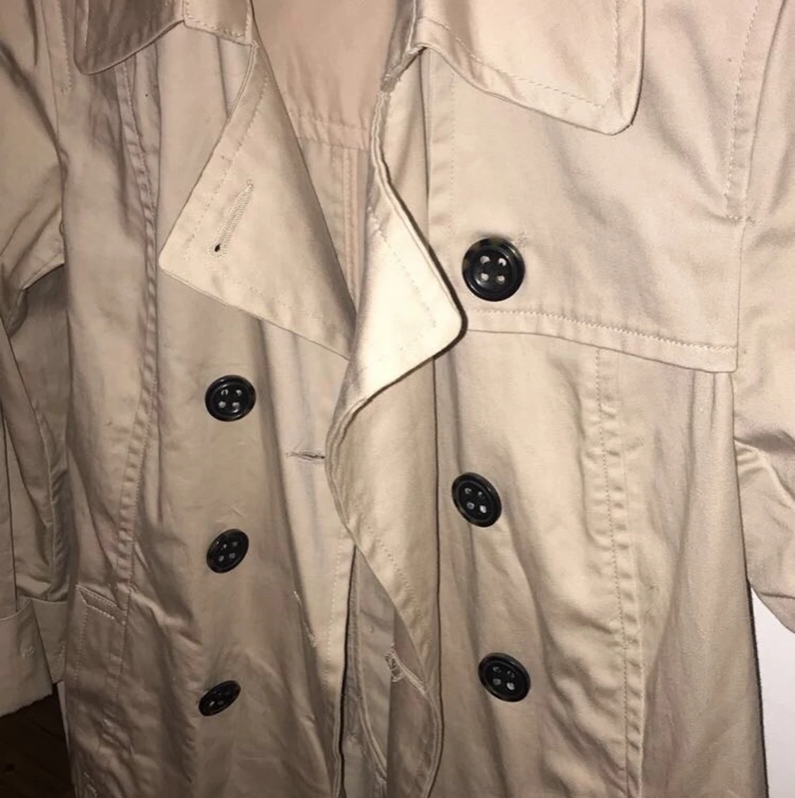 Beige trenchcoat  - 90