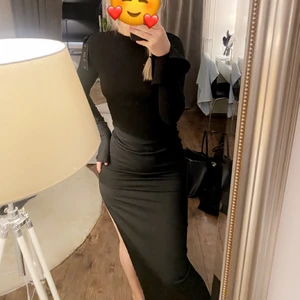 Klänning - Så fin klänning ifrån Hanna Schönbergs kollektion med nakd! Helt ny. Storlek xs, spårbar frakt 66kr. Jag är 165cm lång. 💖💖 lägger ut igen pga oseriös köpare..