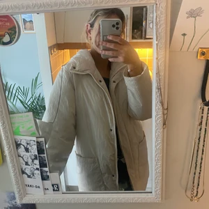 Vårjacka Monki - Jacka från Monki. Sparsamt använd. Storlek XS men tycker den är mera som en S, eller oversized xs