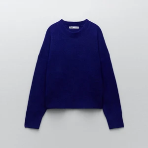 Marinblå sticka tröja från zara - Den är M, jätte fin tröja från zara, frakt återkommer🤍🤍