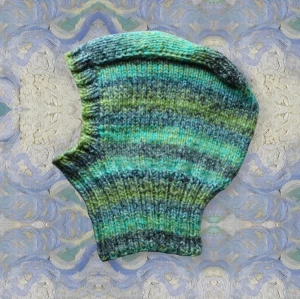 HANDMADE BALACLAVA - ADJUSTABLE BALACLAVA  FREE SHIPPING WORLDWIDE  This is the perfect adjustable balaclava. Choose between full face or adjust the balaclava at the chin to cover up more.   - Very soft in a mohair and premium acrylic mix. Amazing gradient colour and quality.   Every balaclava takes abt. 6 hours to make 🦙 Prices are reflected by quality & cost of the yarn🌻 Lifetime warranty ♻️ Free non-tracked shipping 💜 