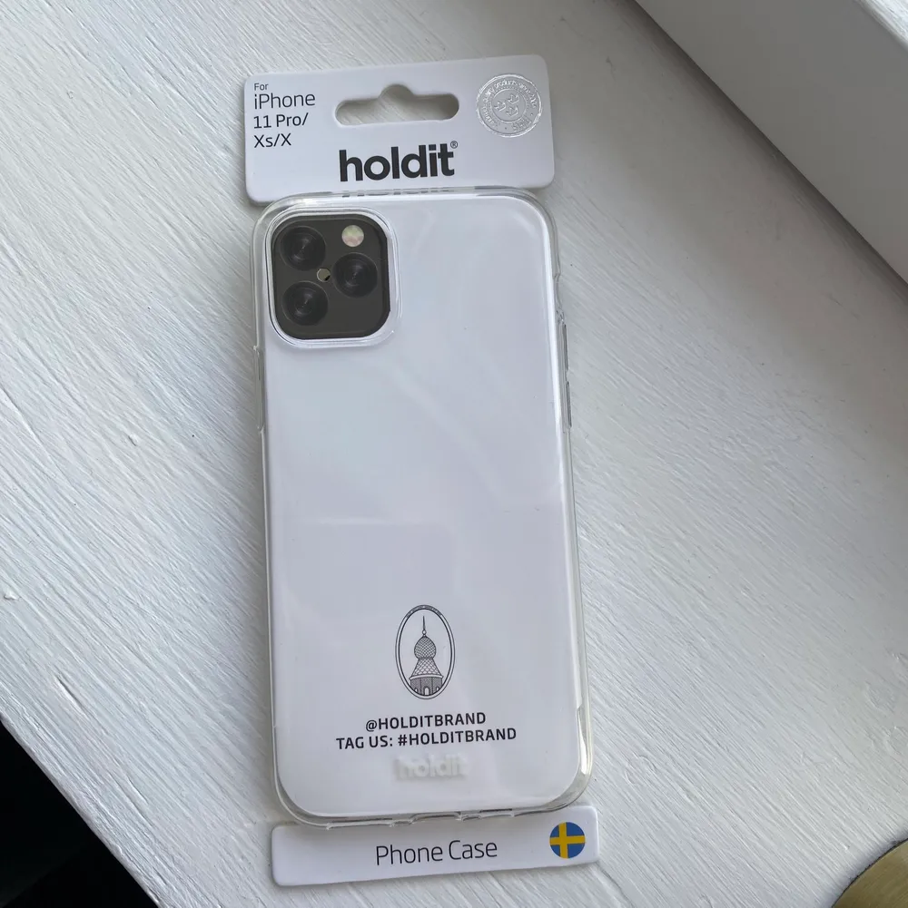 Säljer mitt helt oanvända skal från Holdit passar iphone 11 pro/ xs/x . Övrigt.