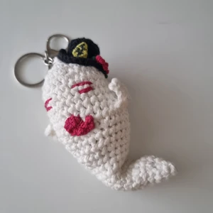  Genshin impact ghost nyckelring.  - Söt virkad nyckelring i form av ett spöke - Hu Taos vän från spelet Genshin impact. 