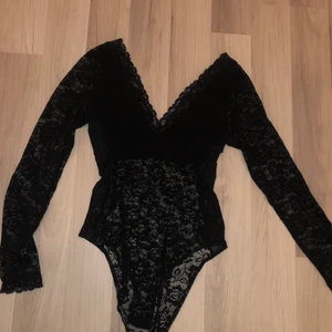 Spets Body - Super söt Body som använts 1 gång. Är tyvärr för liten för mig.