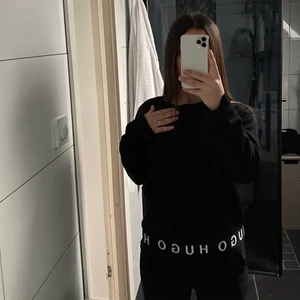 Hugo boss tröja  - Super snygg Hugo boss tröja köpt på deras hemsida ordpris:899 