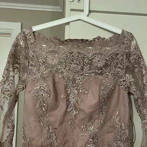 Balklänning - En fin balklänning i fint skick, köpt från bohoo. Använd en gång. Strl 38