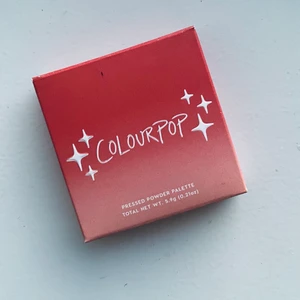 Colourpop Creamsicle ögonskugga  - Någon färg som är swatchad. Som ny!Se sista bild för att se färgerna. Bra recensioner. Skriv gärna vid frågor! Katt och hund finns i hemmet