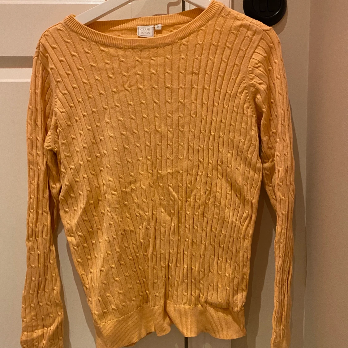 Aprikos långärmad tröja