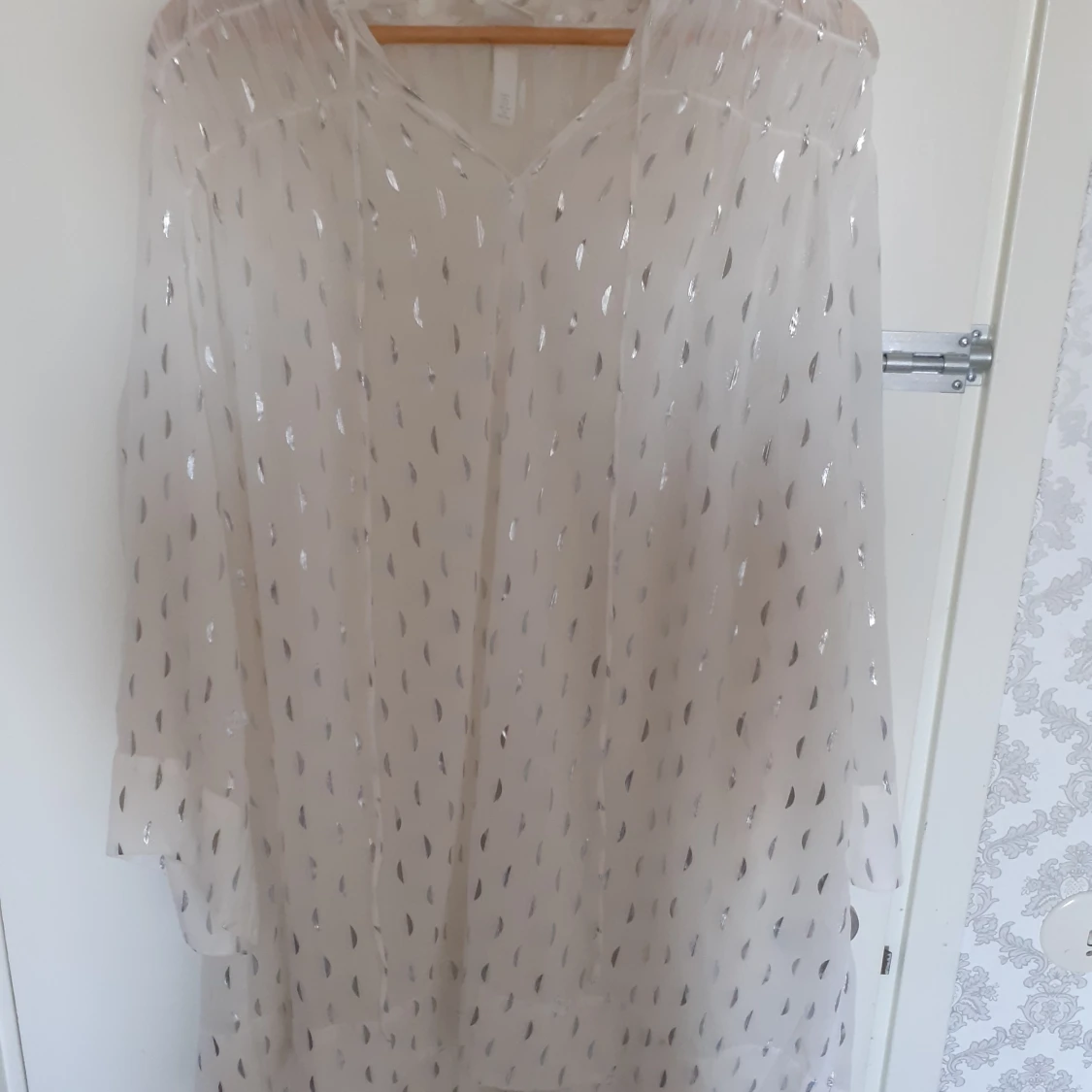 Nyköpt chifong tröja