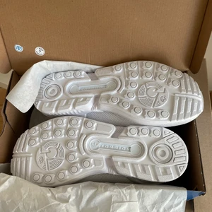 Adidas ZX Flux - Oanvända Adidas ZX Flux i storlek 37 1/3. Frakt (köparen står för det) och upphämtning erbjuds.