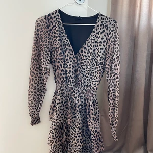 Klänning gina tricot - Använd 1 gång