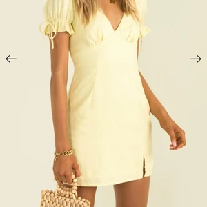 Sundae muse klänning - Intressekoll på min fina sundae muse klänning. Skriv ett pm för intresse :)