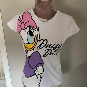 Söt Disney tröja i storlek S - Bra skick fin att ha nu till sommaren 