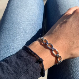 Armband - Säljer dessa supercoola armband!! Kolla in min profil för liknande smycken🤩