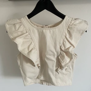 frill denim top, xs - ”frill denim top” ifrån GinaTricot. Storlek xs🤍 Endast testad!