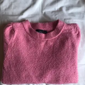 En mysig o rosa tröja, passar vid alla tillfällen! 