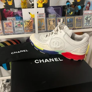 Chanel Skor 39 - Box och dustbags ingår. Nypris ca 10.000 sek