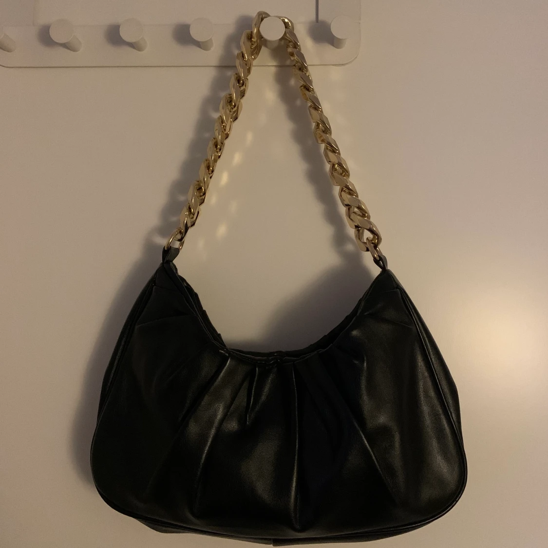 Leather shoulder bag 