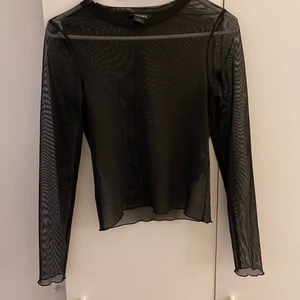 Mesh topp - Långärmad meshtopp från monki, felfri!