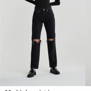 Straight jeans - Säljer mina Gina jeans för att de inte längre kommer till användning, köpta för 599kr för några månader sen.