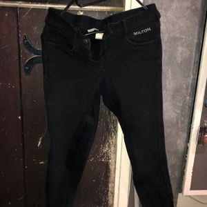 Ridbyxor  - Ridbyxor från Milton i storlek S. Fina och används ej längre. Skriv vid frågor/intresse! 
