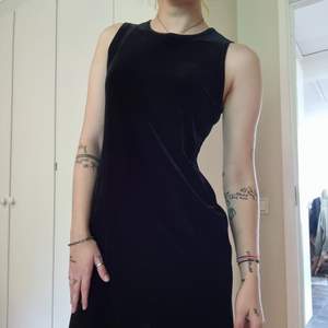 En fin svart vintage Sammets klänning 