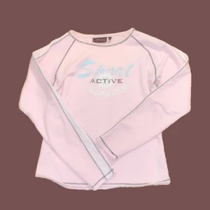 Tröja - 💗Säljer min assgulliga rosa tröja i storlek 176 så skulle passa någon med S/XS, köpt i frankrike 😋💗