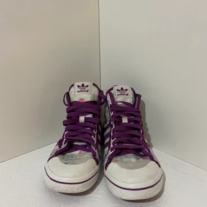 Adidas honey mid - Adidas tygskor. Inga större slitage. STL: 7 1/2