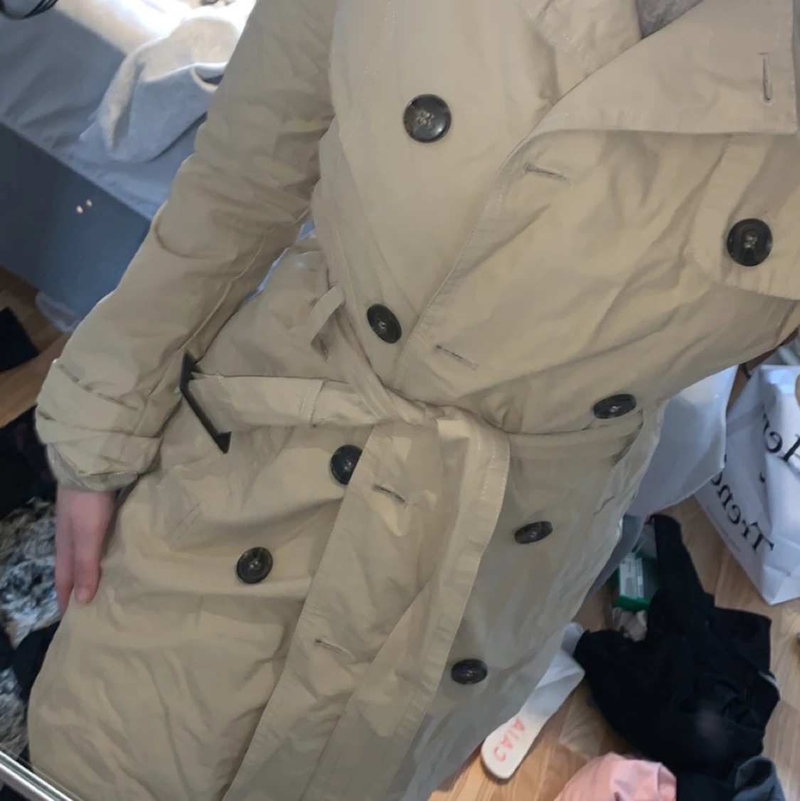 Beige trenchcoat  - 90
