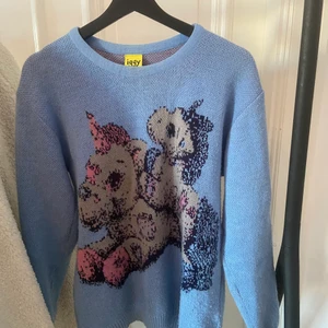 Iggy Tröja - Säljer denna skitfina och unika stickade tjocktröja, köpte den för länge sedan, kostar runt 2000kr ny! Storlek M, fungerar på både killar och tjejer