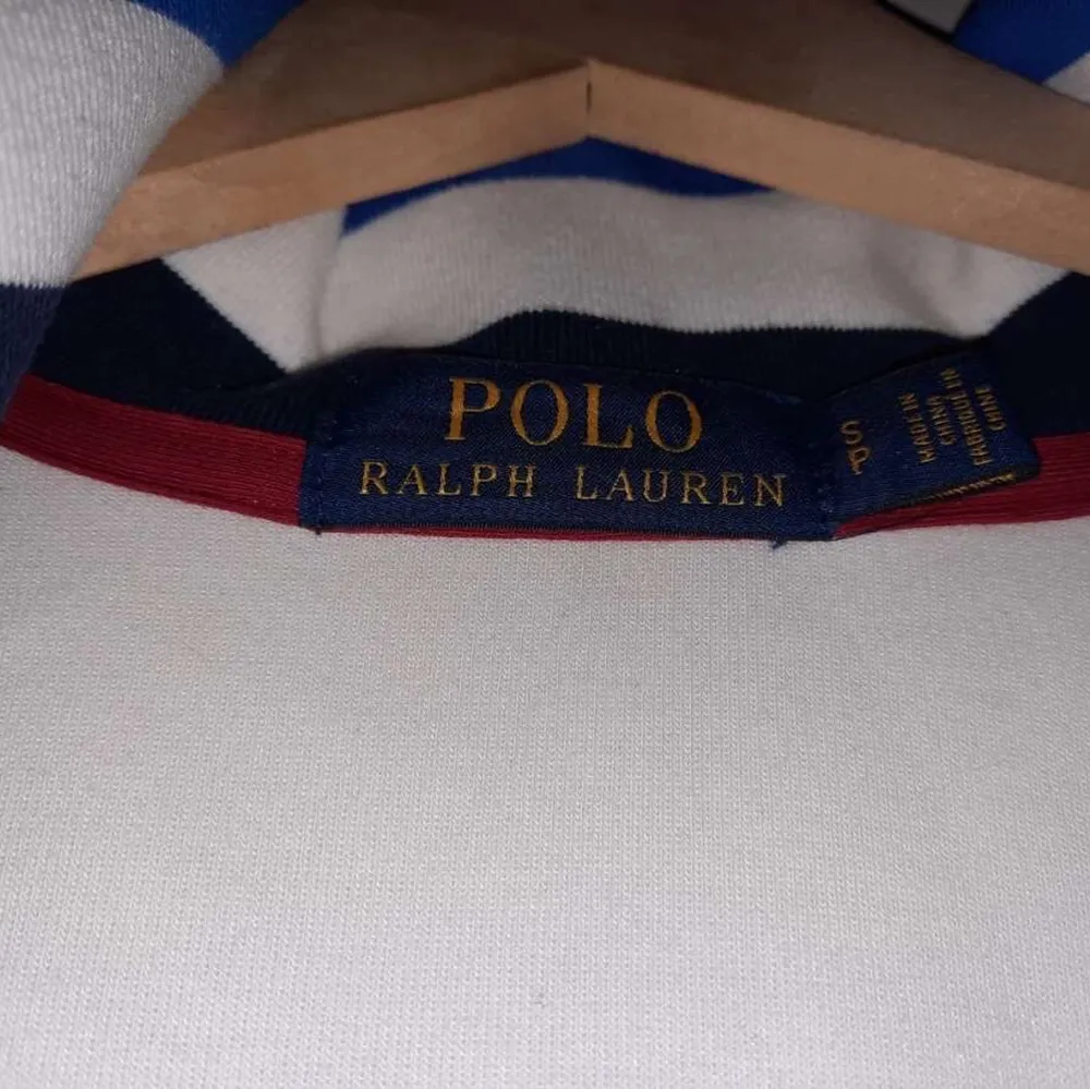 OANVÄND Ralph Lauren italia tröja, aldrig använd. . Tröjor & Koftor.