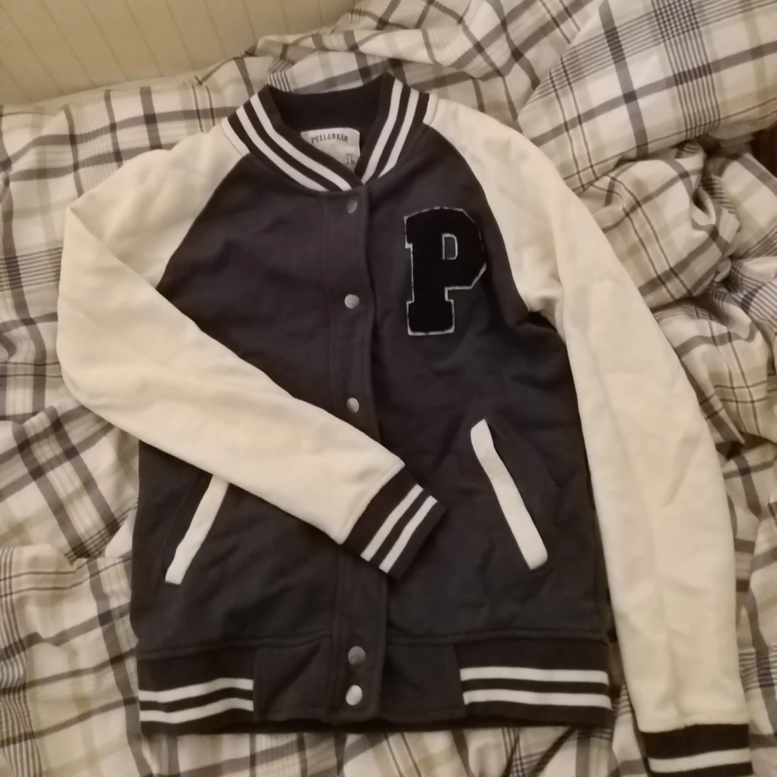 Collegetröja från pull & bear 