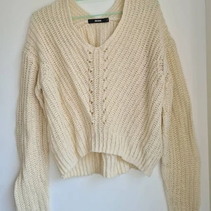 Stickad tröja - Passar bra, inte använd många gånger